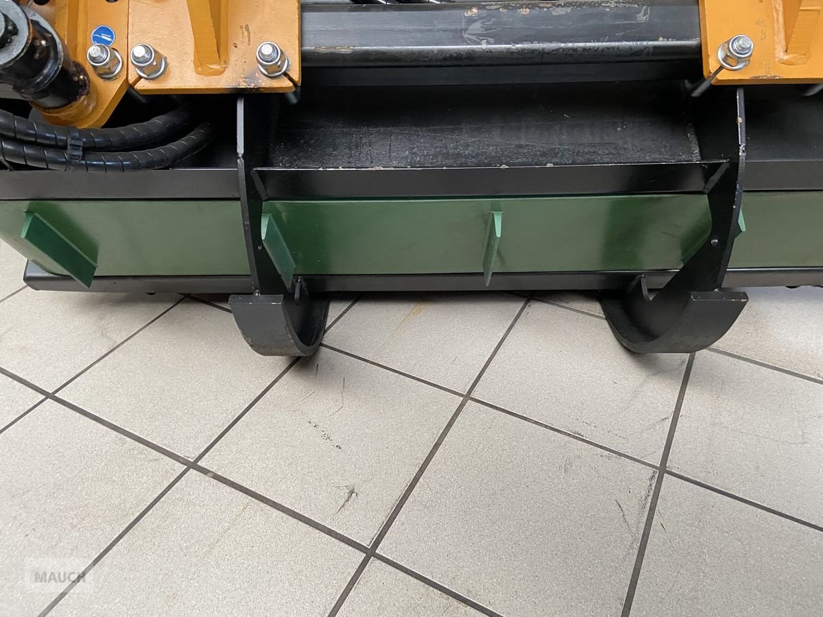 Ladeschaufel del tipo Emily Mini Dis Einstreugerät mit Seitenbesen, Gebrauchtmaschine In Burgkirchen (Immagine 4)