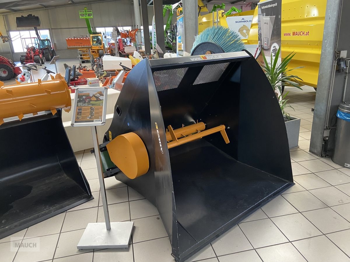 Ladeschaufel del tipo Emily Mini Dis Einstreugerät mit Seitenbesen, Gebrauchtmaschine In Burgkirchen (Immagine 3)