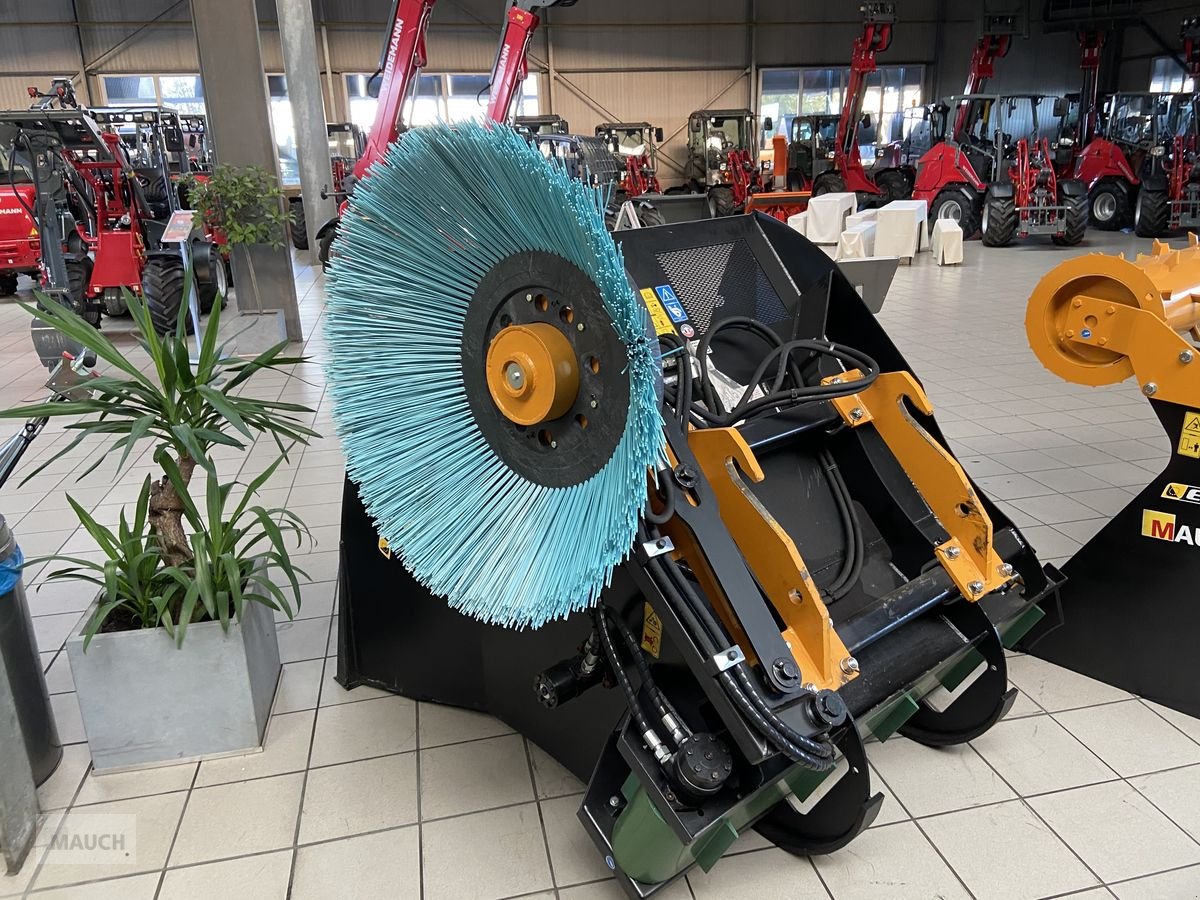 Ladeschaufel del tipo Emily Mini Dis Einstreugerät mit Seitenbesen, Gebrauchtmaschine In Burgkirchen (Immagine 8)