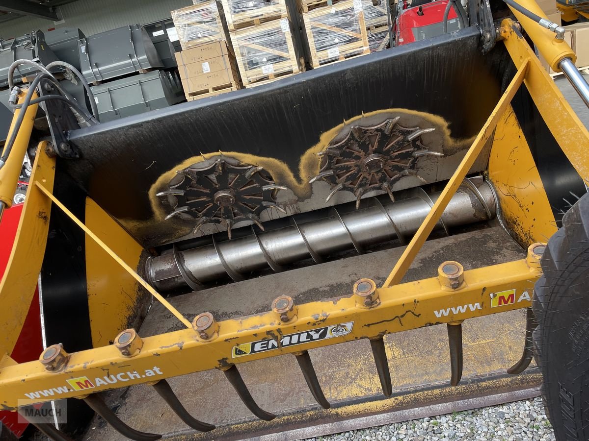 Ladeschaufel des Typs Emily Omega 2000mm Verteilschaufel 2,1m³ Volvoaufnahme, Gebrauchtmaschine in Burgkirchen (Bild 2)