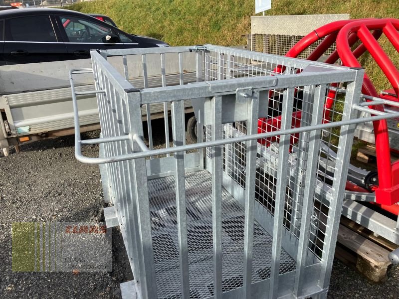 Ladeschaufel des Typs Fliegl ABHFLI000010V ARBEITSBÜHNE, Neumaschine in Hollfeld (Bild 3)