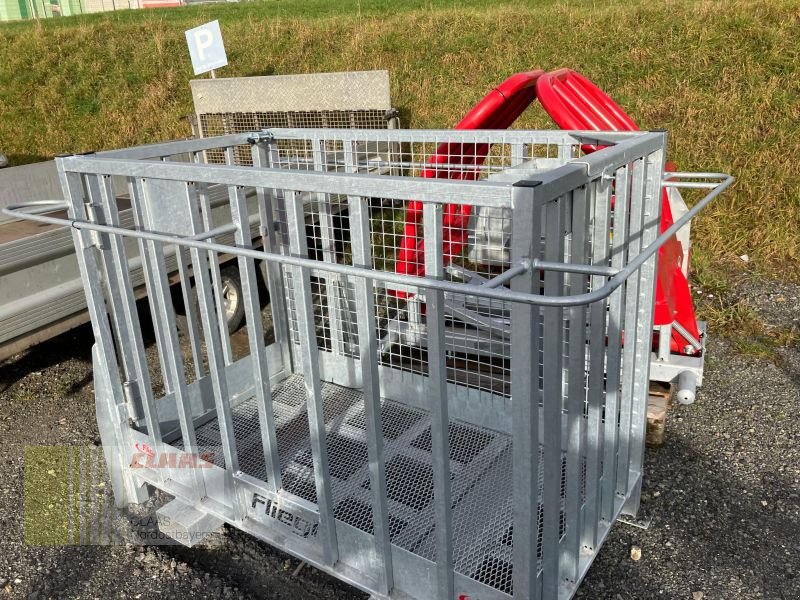 Ladeschaufel des Typs Fliegl ABHFLI000010V ARBEITSBÜHNE, Neumaschine in Hollfeld (Bild 2)