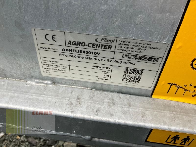 Ladeschaufel des Typs Fliegl ABHFLI000010V ARBEITSBÜHNE, Neumaschine in Hollfeld (Bild 7)