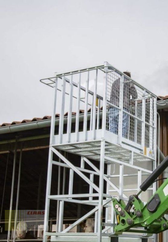 Ladeschaufel des Typs Fliegl ABHFLI000020V ARBEITSBÜHNE, Neumaschine in Schwandorf (Bild 1)