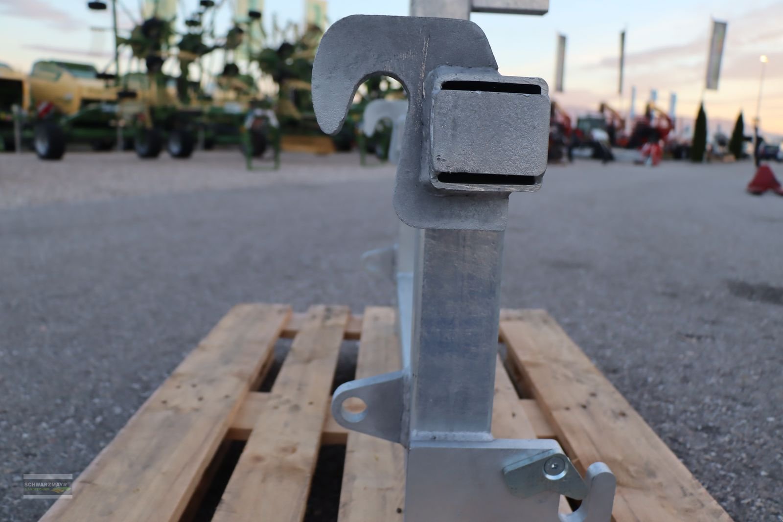 Ladeschaufel des Typs Fliegl AgroCenter Adapter Euro auf 3-P, Neumaschine in Gampern (Bild 6)