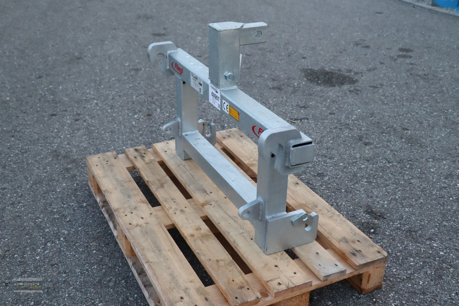 Ladeschaufel des Typs Fliegl AgroCenter Adapter Euro auf 3-P, Neumaschine in Gampern (Bild 5)