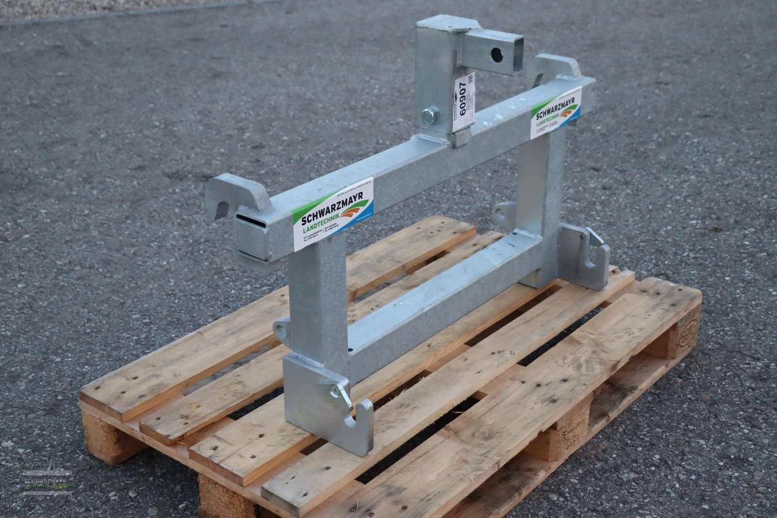 Ladeschaufel des Typs Fliegl AgroCenter Adapter Euro auf 3-P, Neumaschine in Gampern (Bild 4)