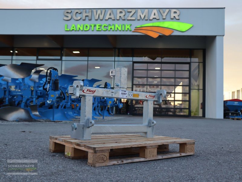 Ladeschaufel typu Fliegl AgroCenter Adapter Euro auf 3-P, Neumaschine v Gampern (Obrázek 1)