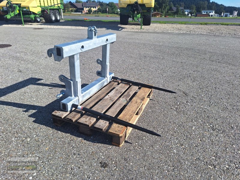 Ladeschaufel des Typs Fliegl AgroCenter Ballengabel 1-fach, Neumaschine in Gampern (Bild 1)