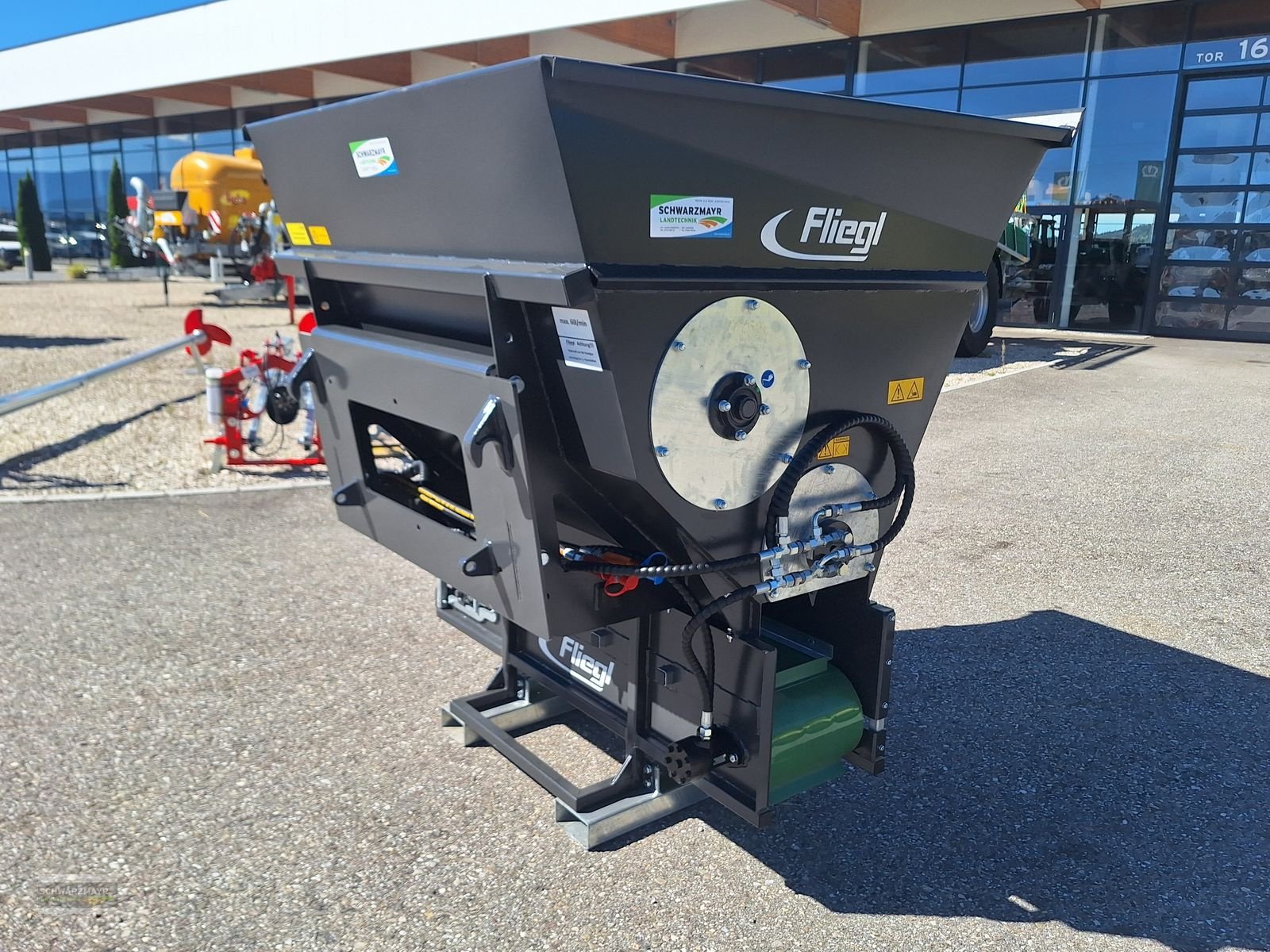 Ladeschaufel of the type Fliegl AgroCenter Einstreuschaufel 175, Neumaschine in Aurolzmünster (Picture 10)