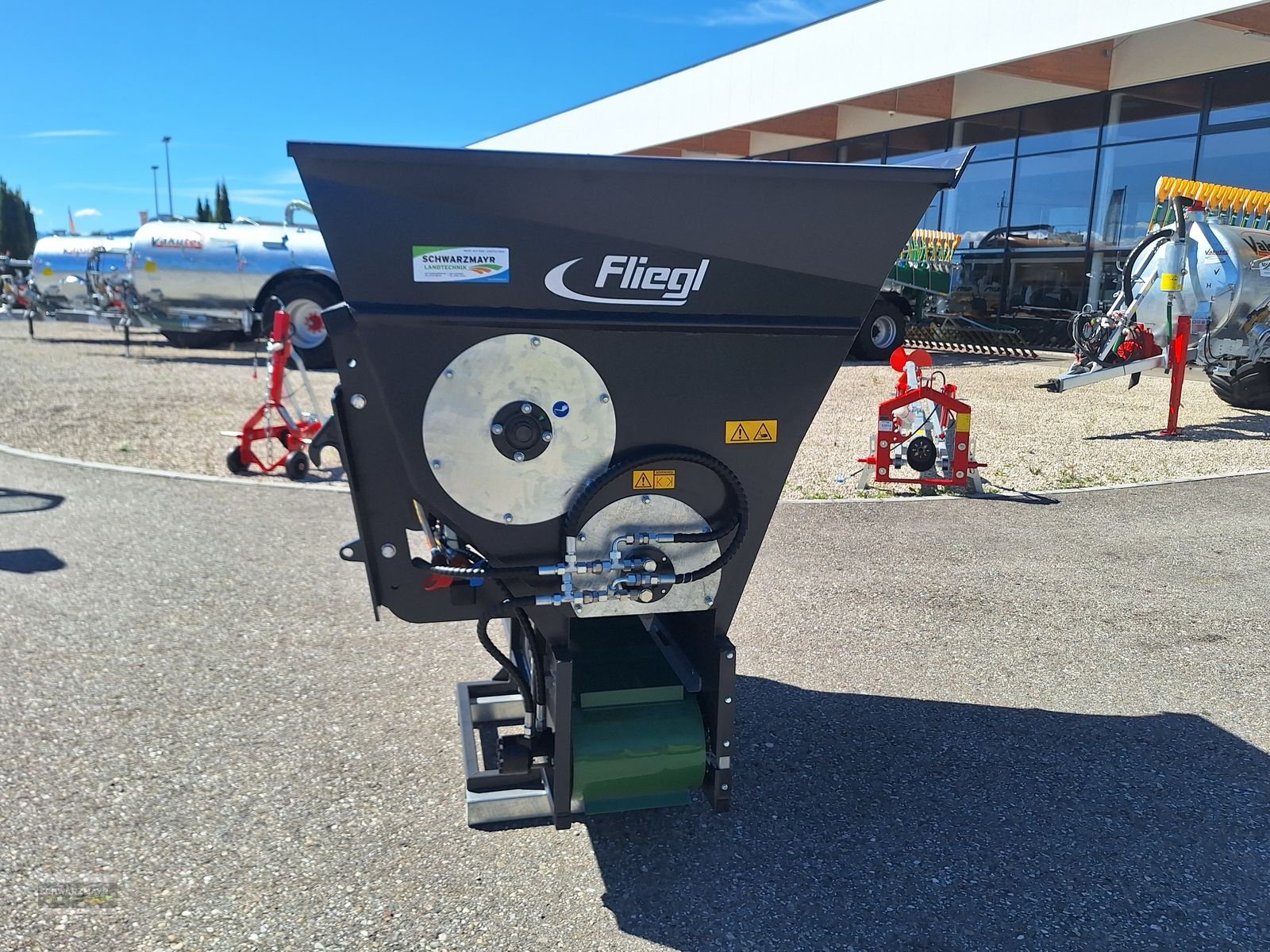 Ladeschaufel of the type Fliegl AgroCenter Einstreuschaufel 175, Neumaschine in Aurolzmünster (Picture 9)