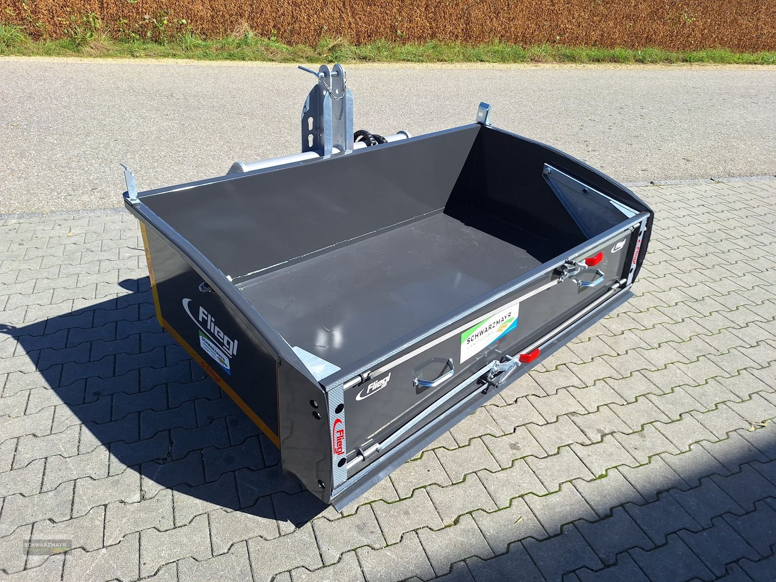 Ladeschaufel des Typs Fliegl AgroCenter Heckschaufel G1800mm, Neumaschine in Aurolzmünster (Bild 8)