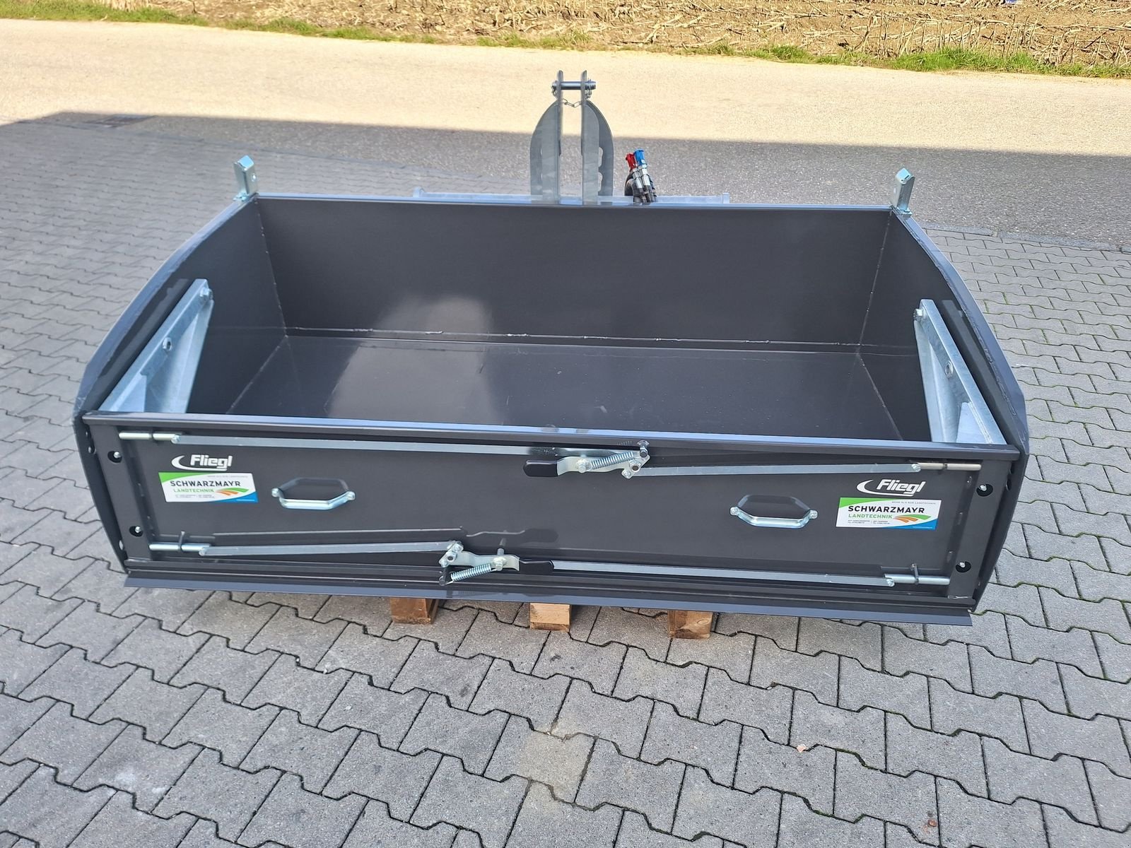 Ladeschaufel du type Fliegl AgroCenter Heckschaufel G2000mm, Neumaschine en Schlitters (Photo 7)