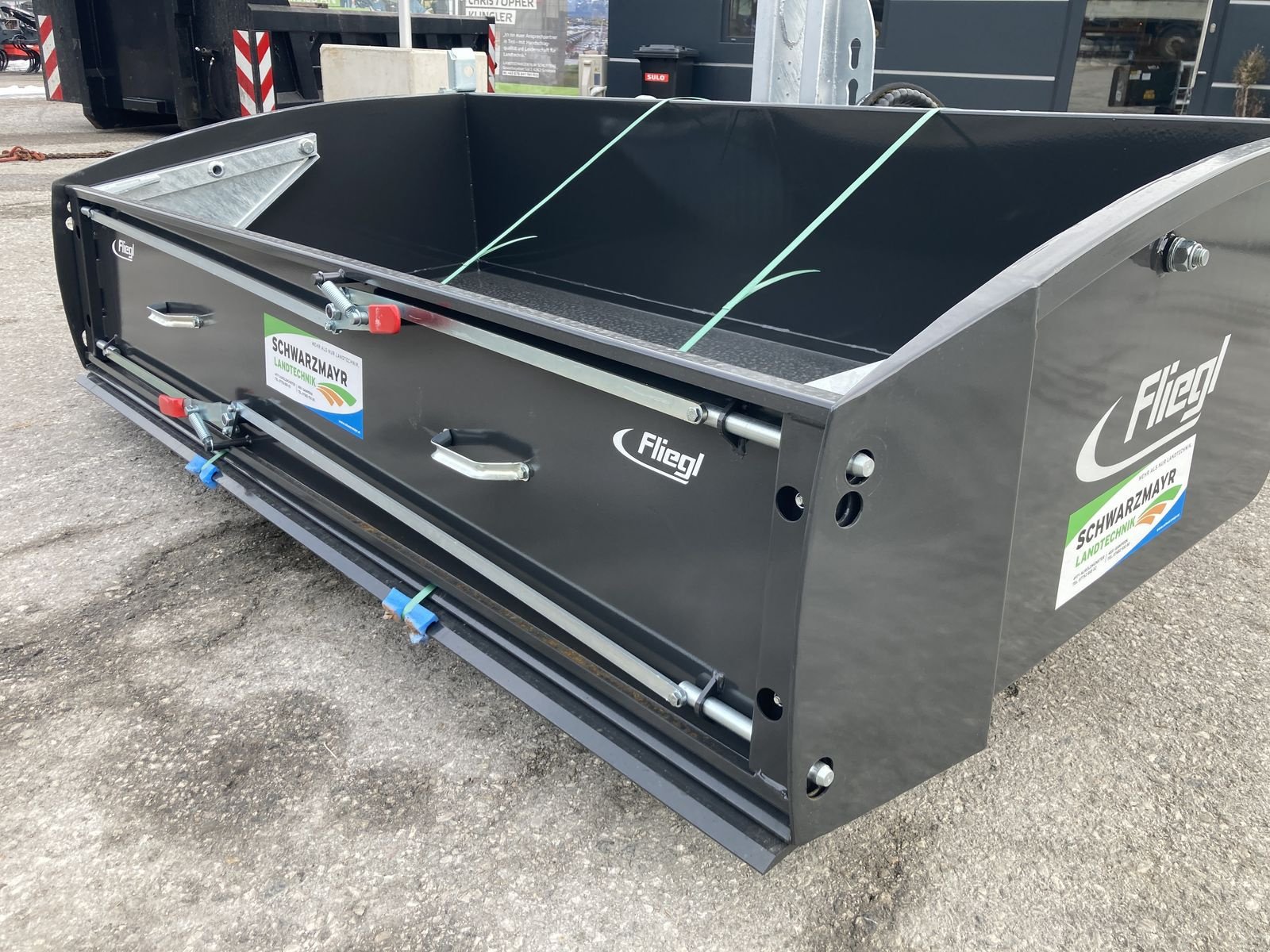 Ladeschaufel типа Fliegl AgroCenter Heckschaufel G2200mm, Neumaschine в Schlitters (Фотография 10)