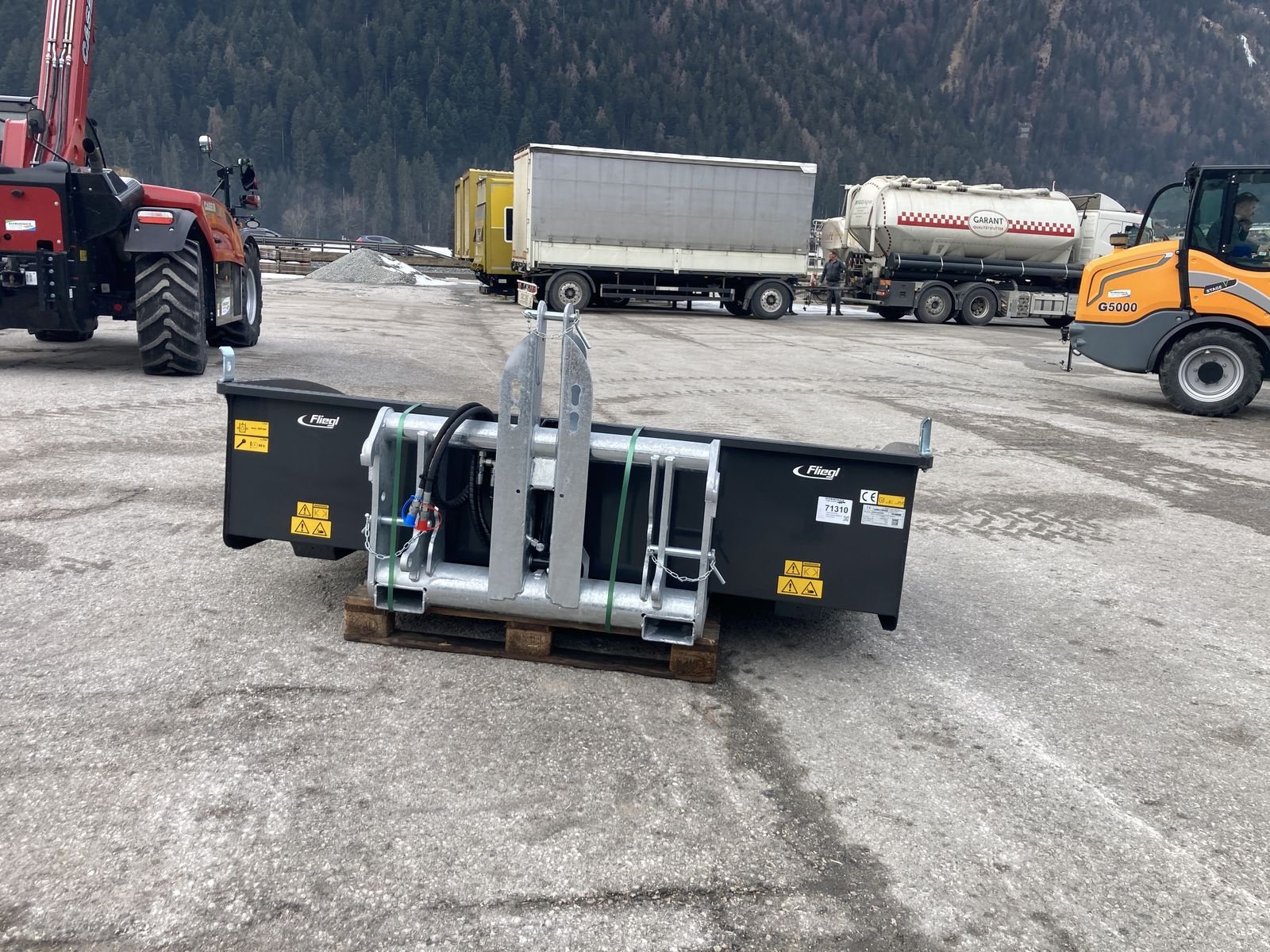 Ladeschaufel типа Fliegl AgroCenter Heckschaufel G2200mm, Neumaschine в Schlitters (Фотография 5)