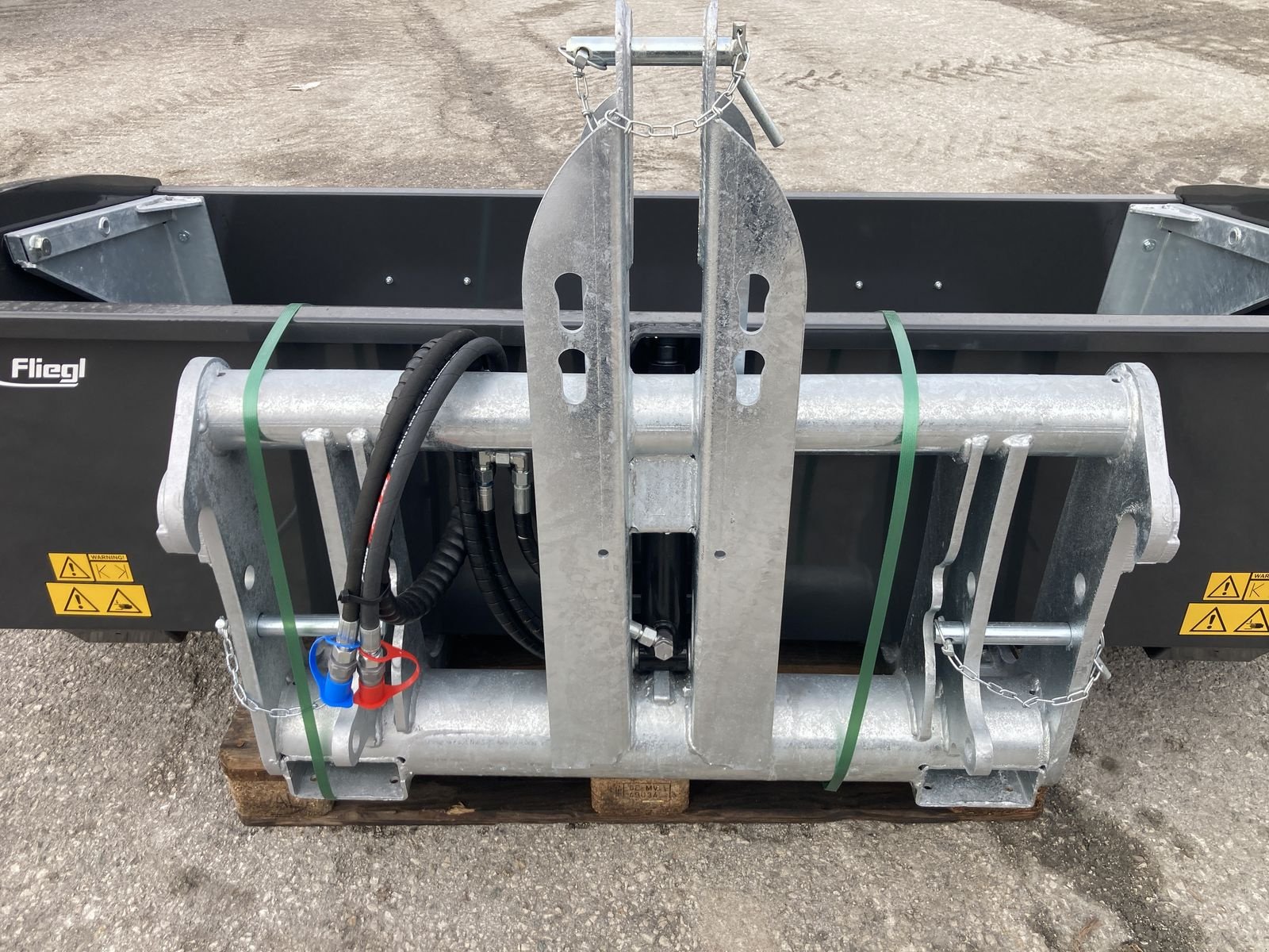 Ladeschaufel типа Fliegl AgroCenter Heckschaufel G2200mm, Neumaschine в Schlitters (Фотография 12)