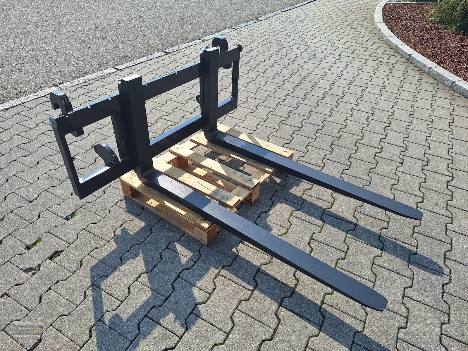 Ladeschaufel des Typs Fliegl AgroCenter Palettengabel Easy 1200, Neumaschine in Aurolzmünster (Bild 7)