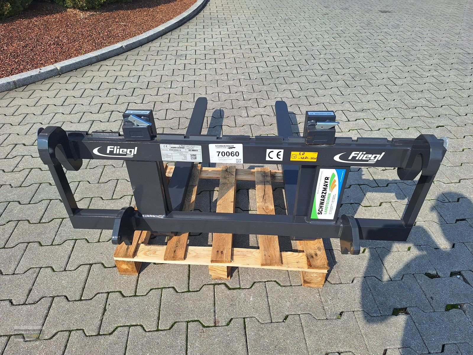 Ladeschaufel des Typs Fliegl AgroCenter Palettengabel Easy 1200, Neumaschine in Aurolzmünster (Bild 9)