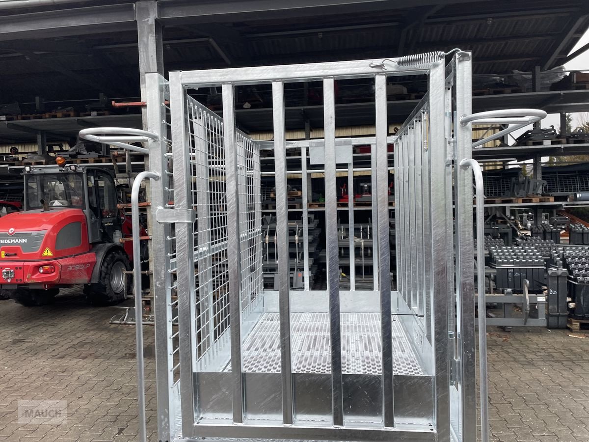 Ladeschaufel des Typs Fliegl Arbeitskorb / Arbeitsbühne mit Erhöhung Euro &PG, Neumaschine in Burgkirchen (Bild 11)