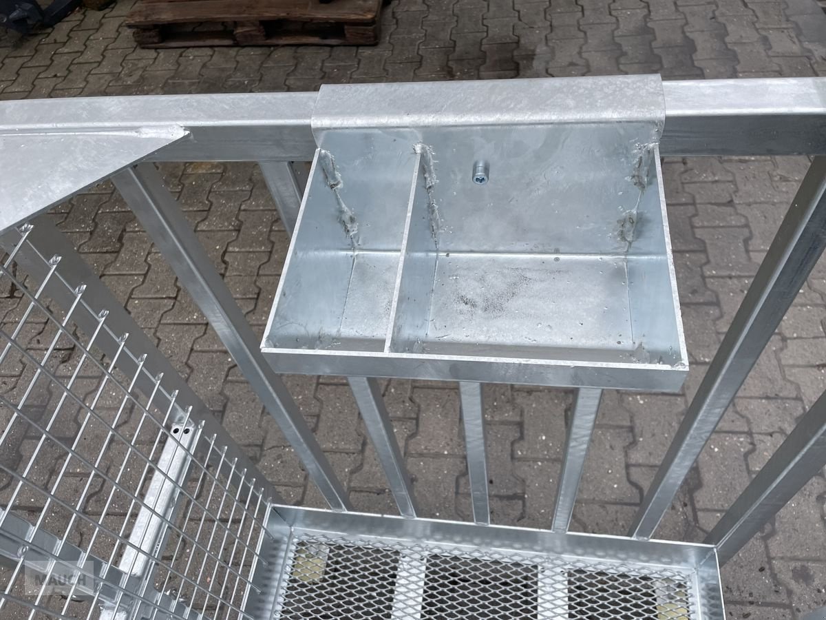 Ladeschaufel des Typs Fliegl Arbeitskorb / Arbeitsbühne mit Erhöhung Euro &PG, Neumaschine in Burgkirchen (Bild 15)