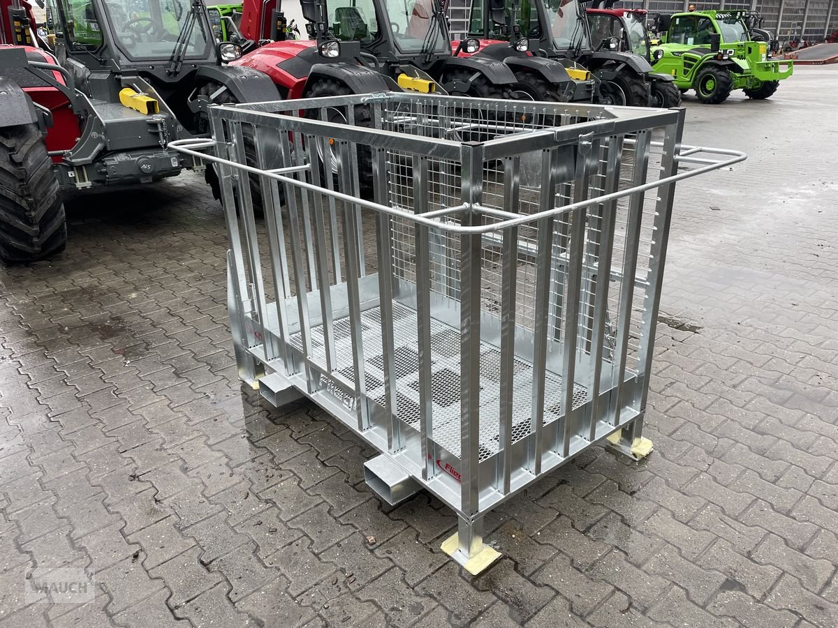 Ladeschaufel des Typs Fliegl Arbeitskorb / Arbeitsbühne mit Erhöhung Euro &PG, Neumaschine in Burgkirchen (Bild 18)