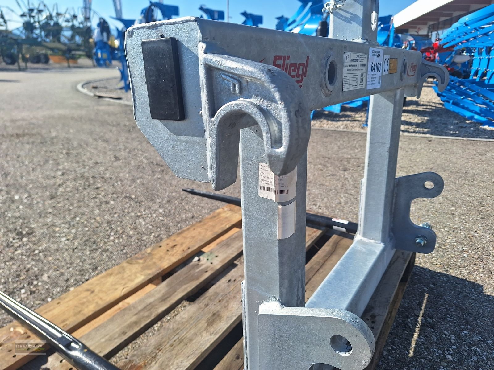 Ladeschaufel des Typs Fliegl Ballengabel 1-fach, Vorführmaschine in Gampern (Bild 6)