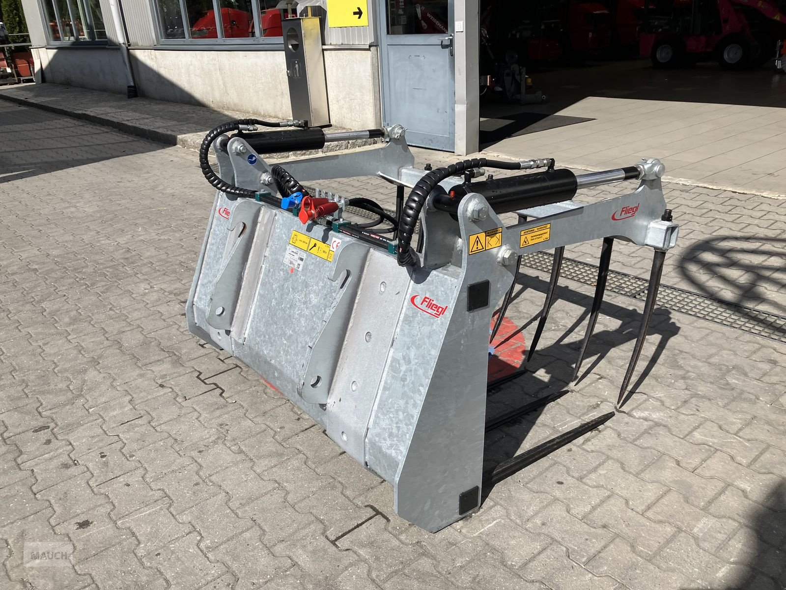 Ladeschaufel of the type Fliegl Dung- und Silagezange Weidemann Aufnahme, Neumaschine in Burgkirchen (Picture 6)