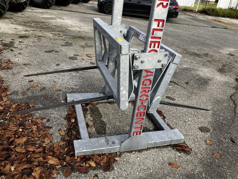Ladeschaufel des Typs Fliegl EASY 1000, Neumaschine in Grabenstätt-Erlstätt (Bild 2)