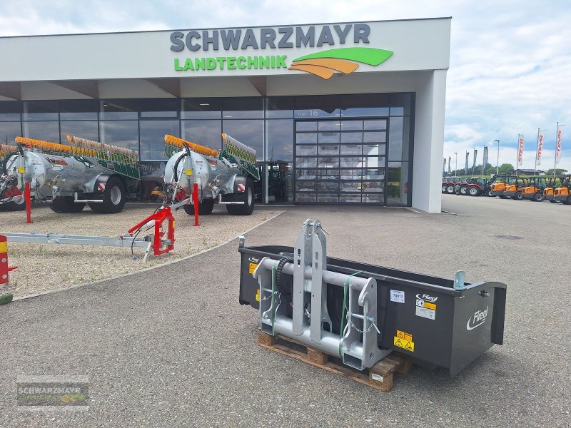 Ladeschaufel of the type Fliegl G2000mm Heckschaufel, Neumaschine in Aurolzmünster (Picture 1)