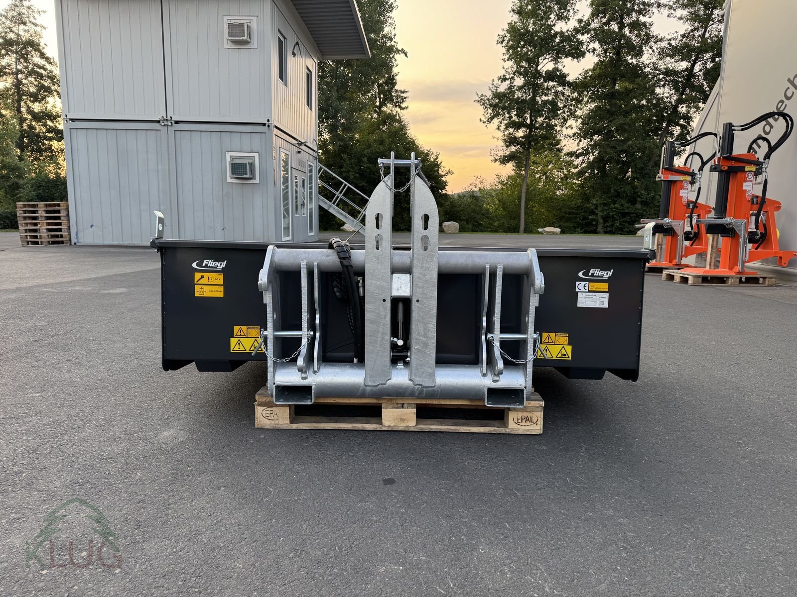 Ladeschaufel typu Fliegl Gigant 2000, Neumaschine v Pirching am Traubenberg (Obrázek 14)