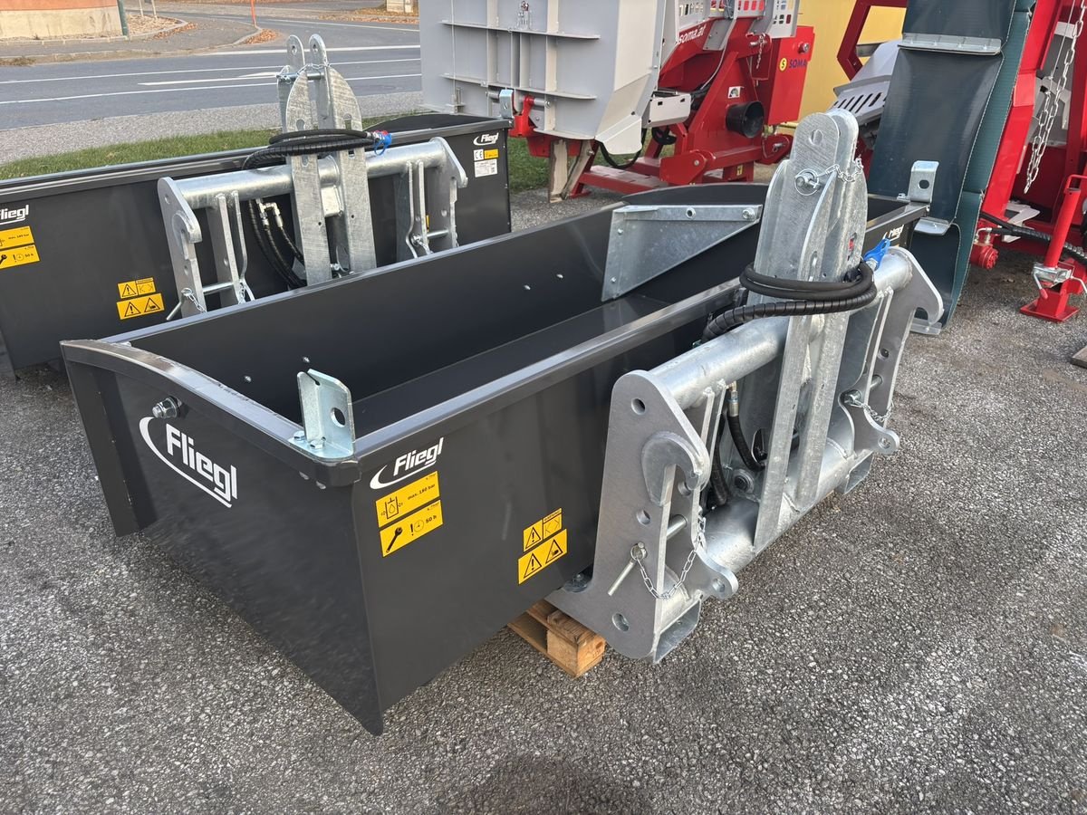 Ladeschaufel typu Fliegl Gigant 2000, Neumaschine v Göpfritz (Obrázek 2)