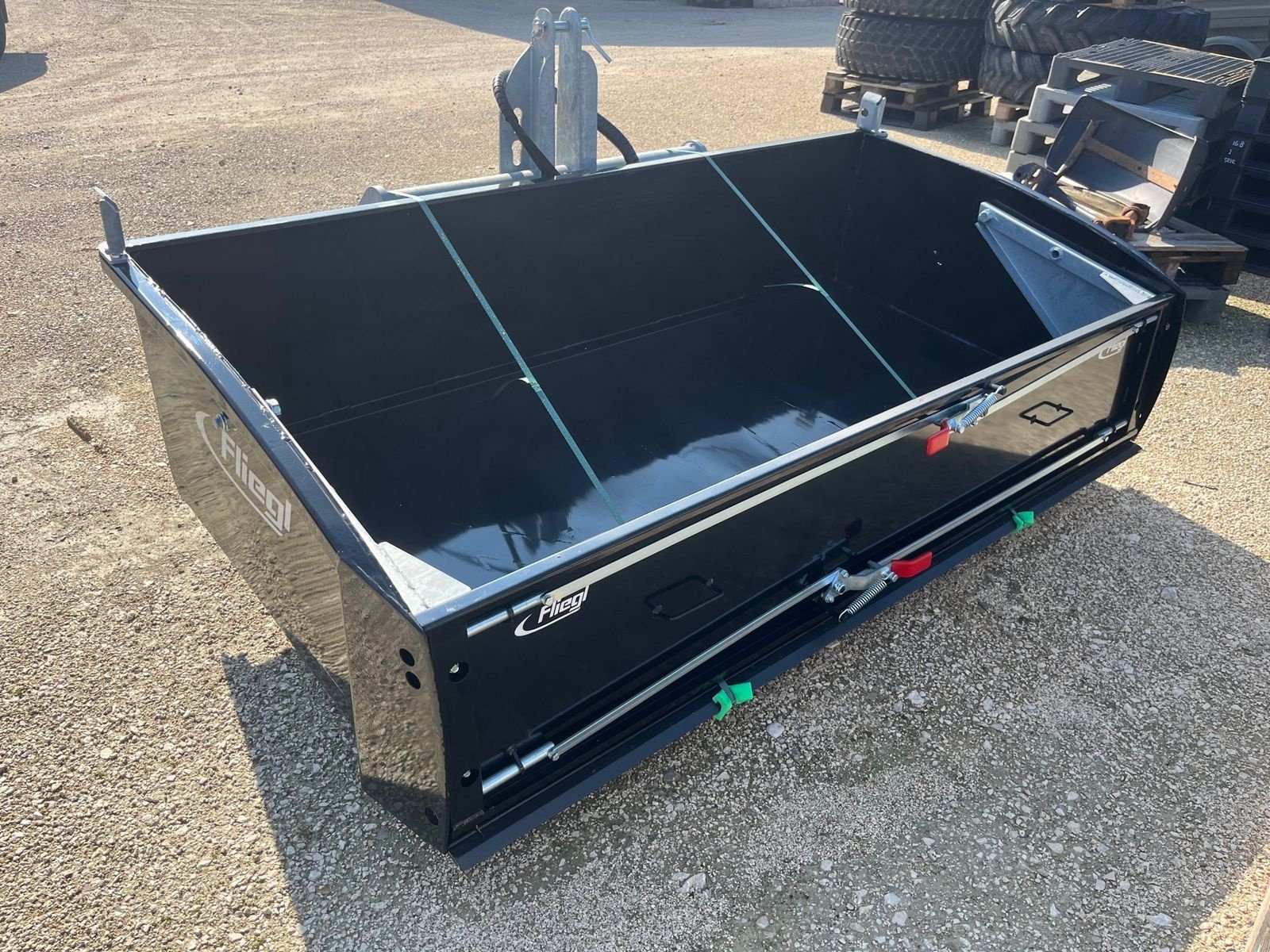 Ladeschaufel du type Fliegl Gigant 2200 doppelwirkend Hardox SL, Vorführmaschine en Waldneukirchen (Photo 3)