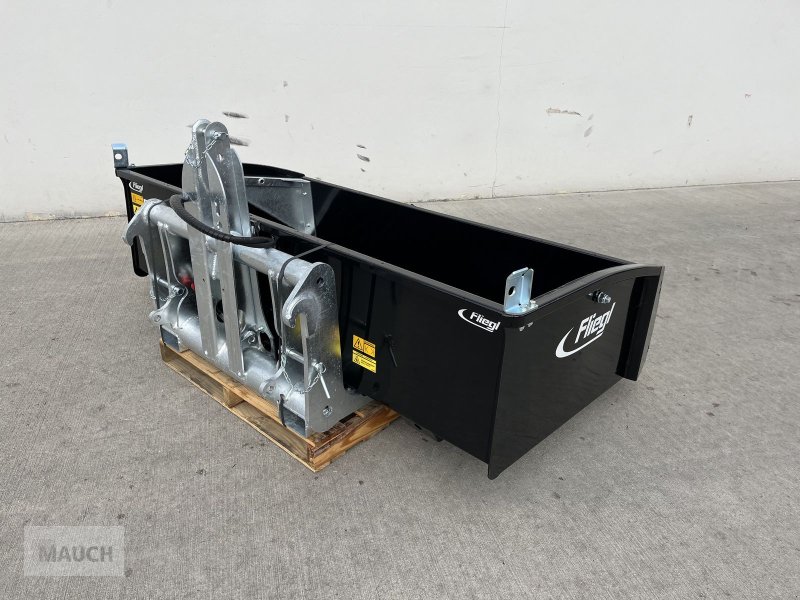 Ladeschaufel del tipo Fliegl Gigant 240cm Kippmulde / Heckschaufel, Neumaschine en Burgkirchen