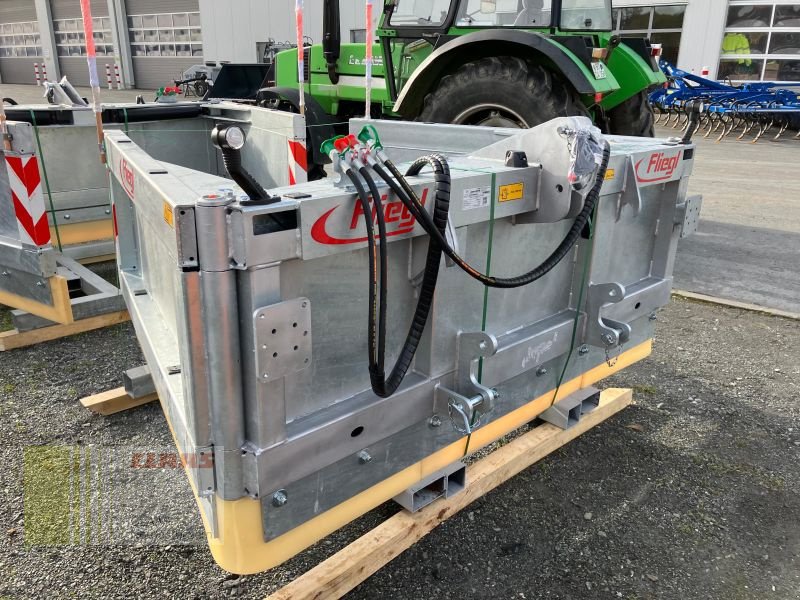 Ladeschaufel des Typs Fliegl GSSFLM200003V RÄUMSCHILD MAXI, Neumaschine in Hollfeld (Bild 2)
