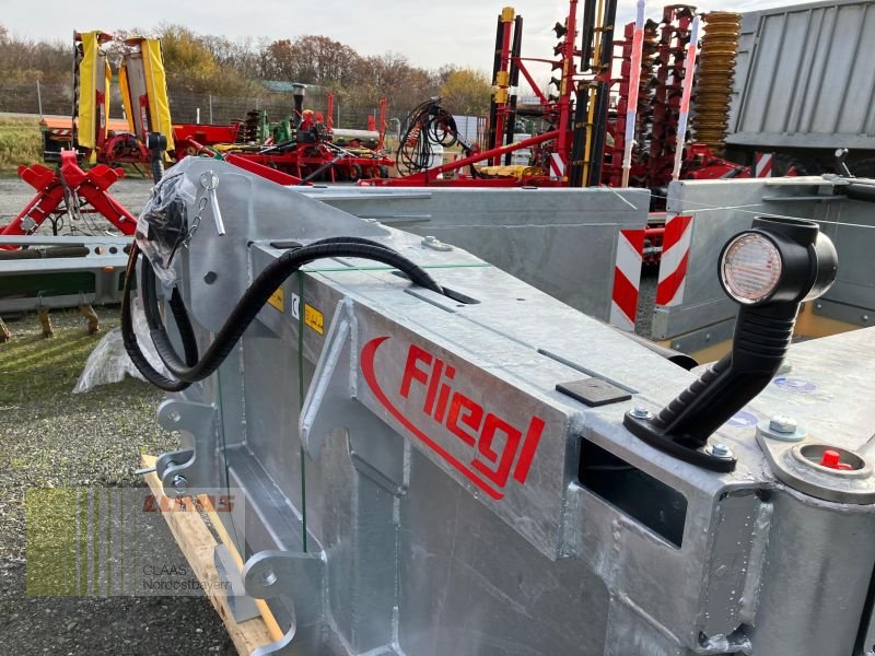 Ladeschaufel des Typs Fliegl GSSFLM200003V RÄUMSCHILD MAXI, Neumaschine in Hollfeld (Bild 10)
