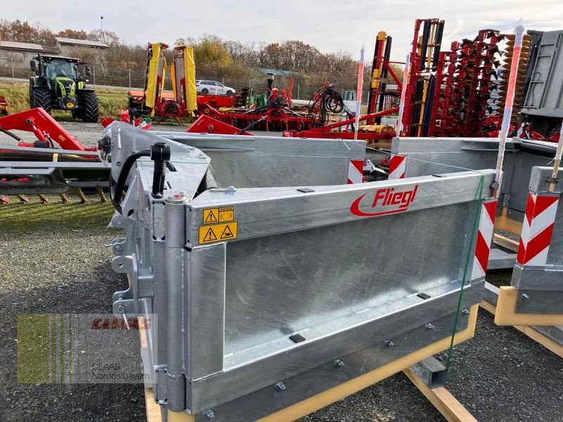 Ladeschaufel des Typs Fliegl GSSFLM200003V RÄUMSCHILD MAXI, Neumaschine in Hollfeld (Bild 4)