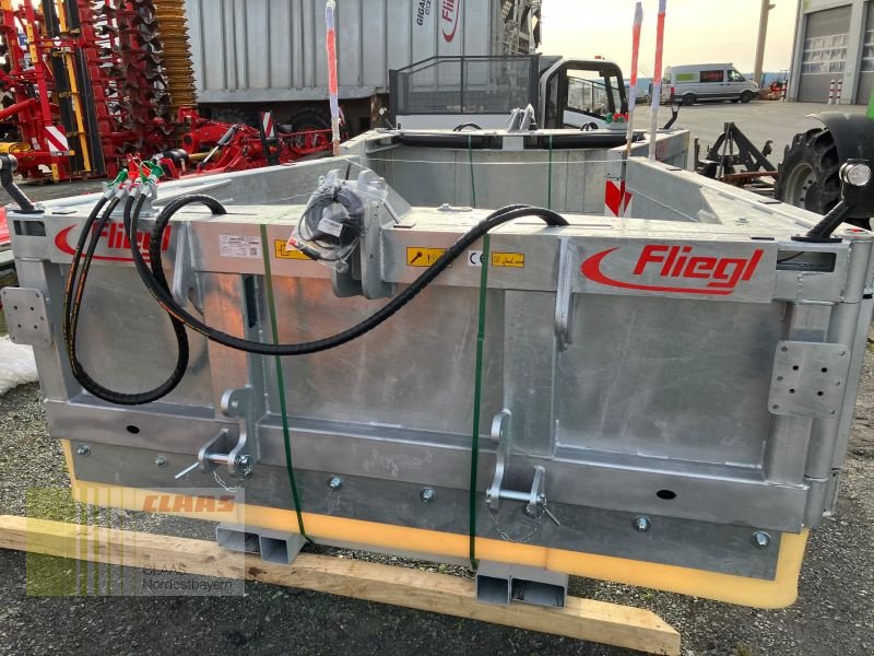 Ladeschaufel des Typs Fliegl GSSFLM200003V RÄUMSCHILD MAXI, Neumaschine in Hollfeld (Bild 3)