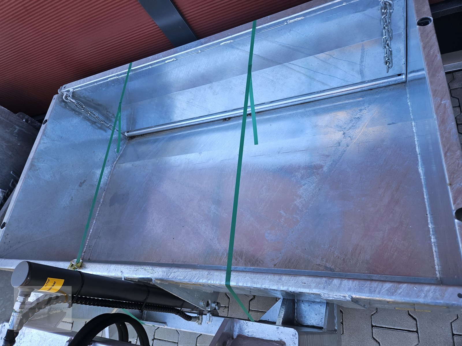 Ladeschaufel typu Fliegl Heck-u. Hochkippschaufel mit Pendelwand, Neumaschine v Hohenau (Obrázek 2)