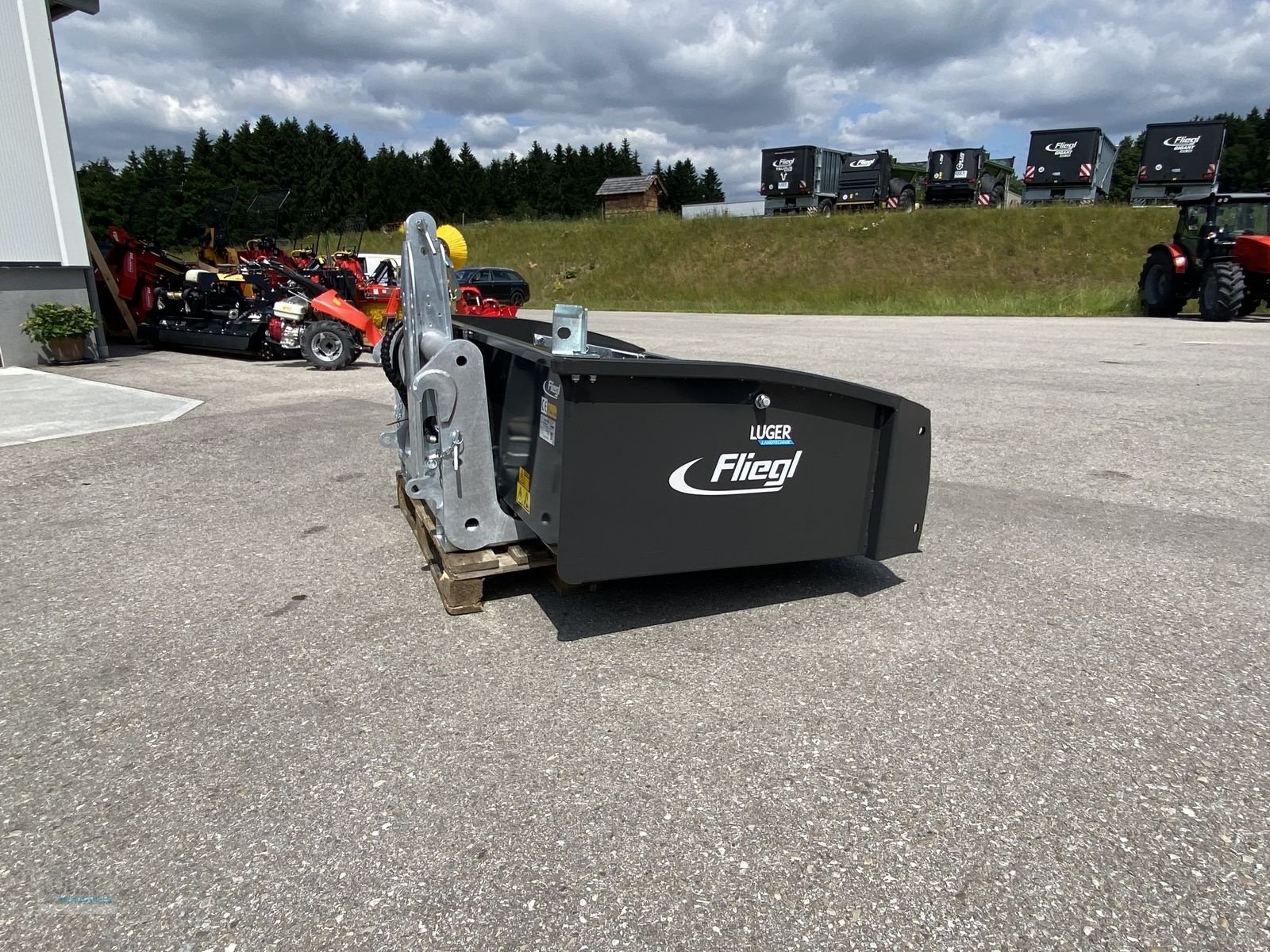 Ladeschaufel of the type Fliegl Heck- und Hochkippschaufel, Neumaschine in Niederkappel (Picture 3)