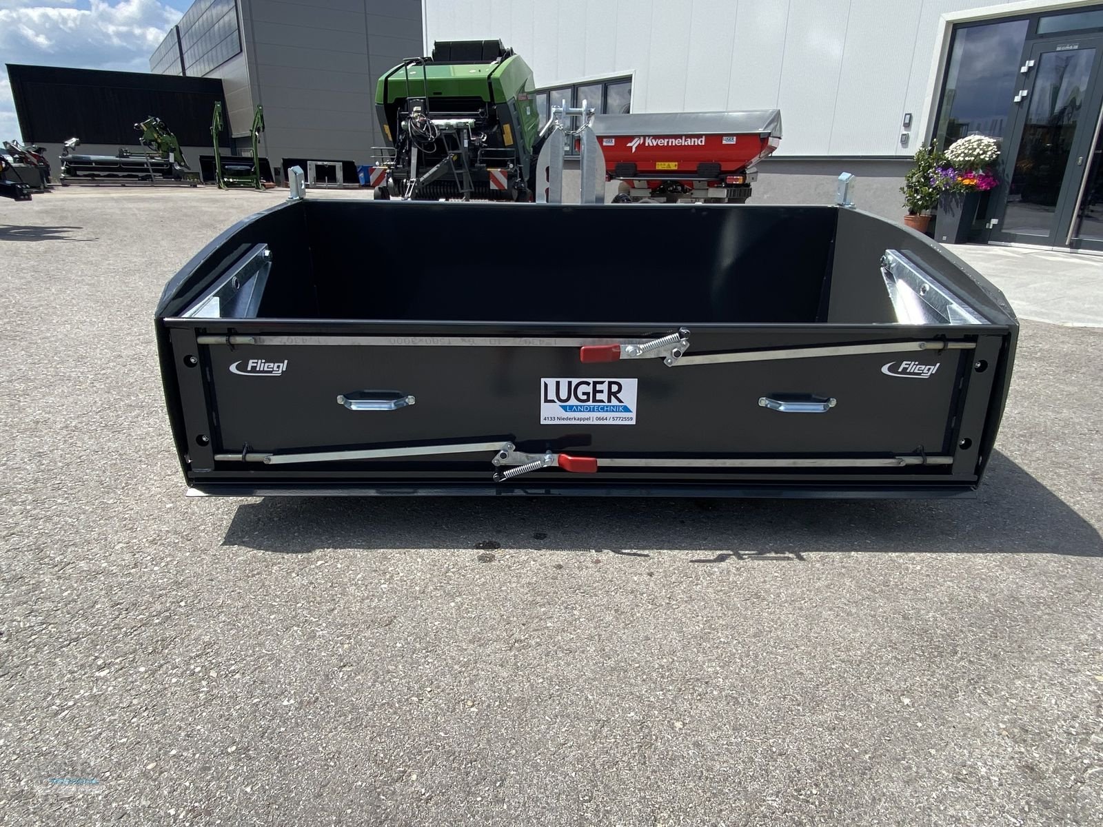 Ladeschaufel of the type Fliegl Heck- und Hochkippschaufel, Neumaschine in Niederkappel (Picture 2)