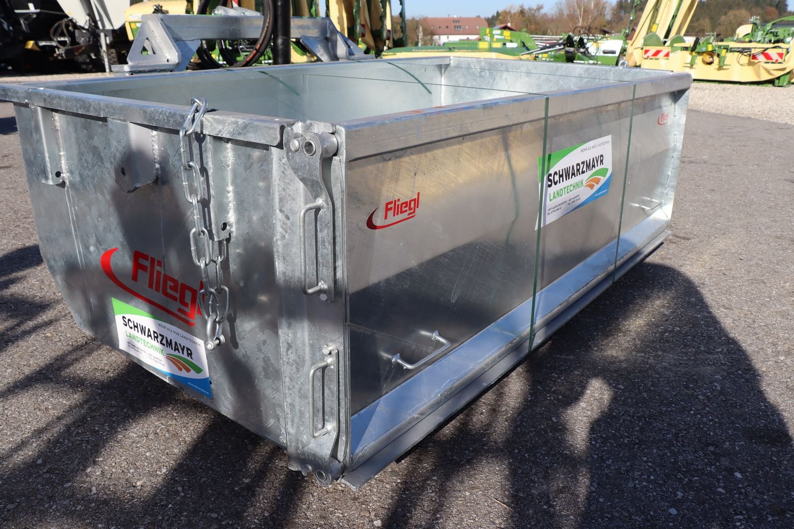 Ladeschaufel des Typs Fliegl Heckschaufel 1800Hyd, Neumaschine in Schlitters (Bild 10)
