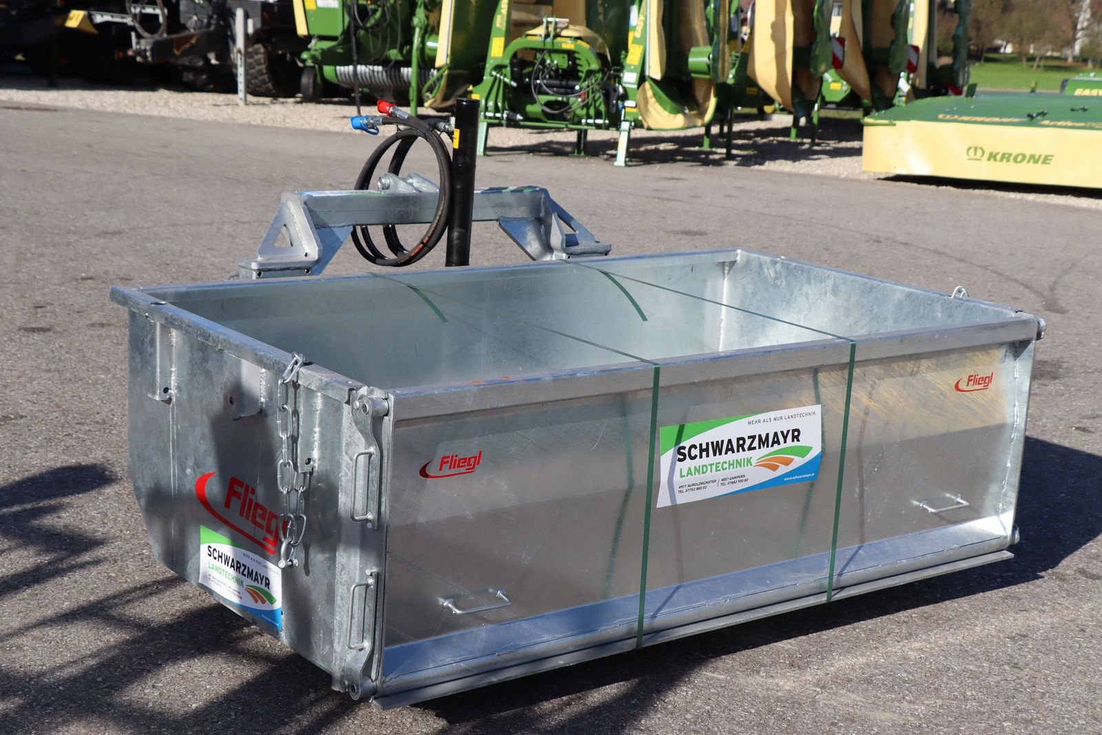 Ladeschaufel des Typs Fliegl Heckschaufel 1800Hyd, Neumaschine in Schlitters (Bild 2)