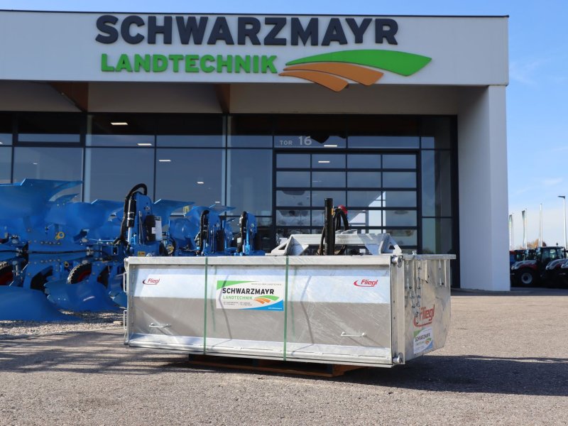 Ladeschaufel des Typs Fliegl Heckschaufel 1800Hyd, Neumaschine in Schlitters (Bild 1)