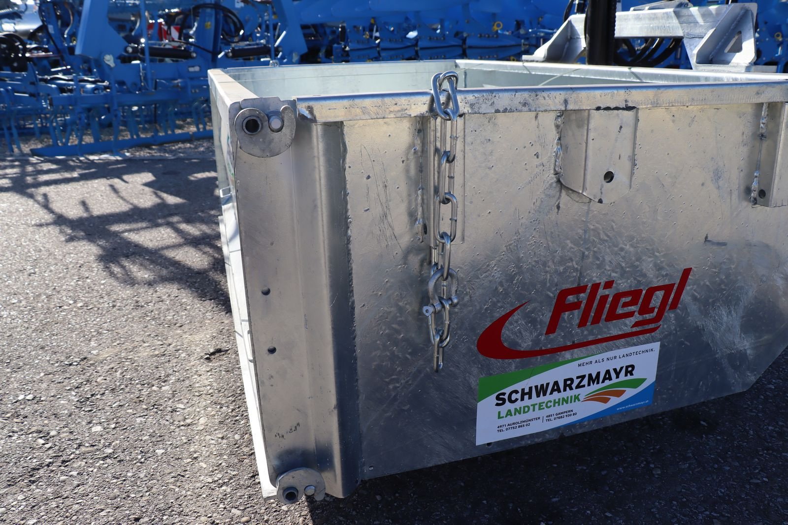 Ladeschaufel des Typs Fliegl Heckschaufel 1800Hyd, Neumaschine in Schlitters (Bild 9)