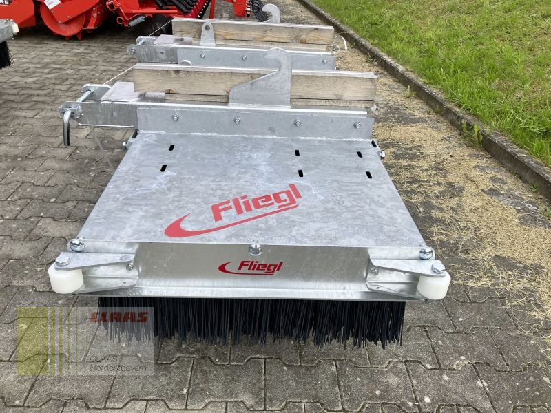 Ladeschaufel des Typs Fliegl KEBFLI250005 LÖWE 2.500MM, Neumaschine in Moosbach (Bild 4)