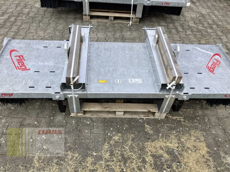 Ladeschaufel des Typs Fliegl KEBFLI250005 LÖWE 2.500MM, Neumaschine in Moosbach (Bild 7)