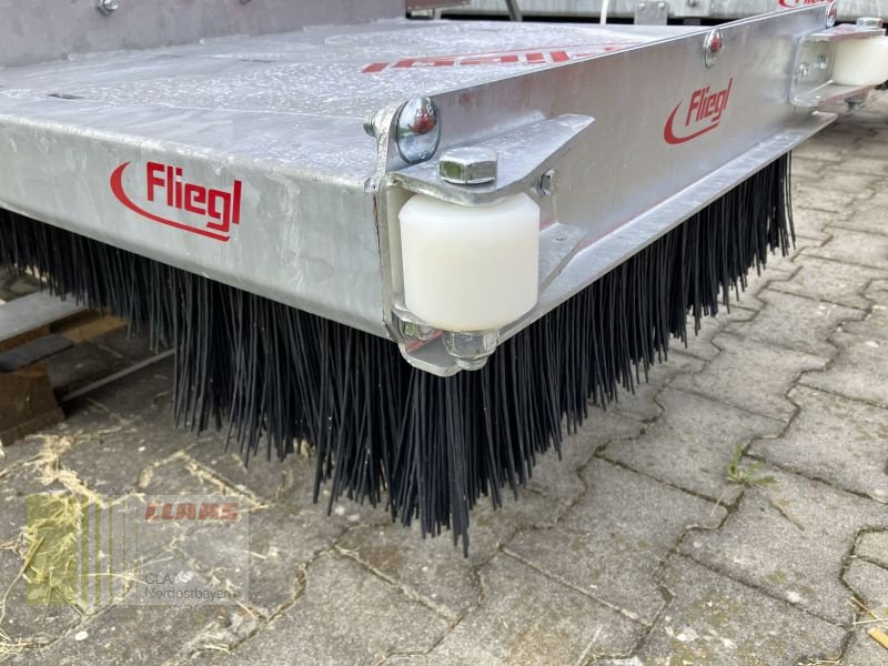 Ladeschaufel des Typs Fliegl KEBFLI250005 LÖWE 2.500MM, Neumaschine in Moosbach (Bild 11)