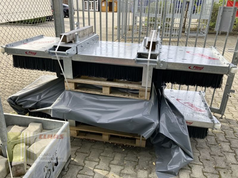 Ladeschaufel des Typs Fliegl KEBFLI250015 LÖWE 2.500MM, Neumaschine in Schwandorf (Bild 1)