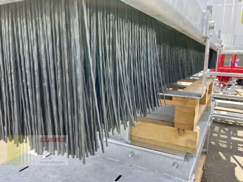 Ladeschaufel des Typs Fliegl KEHRBESEN LÖWE 2.500MM, Neumaschine in Hollfeld (Bild 7)