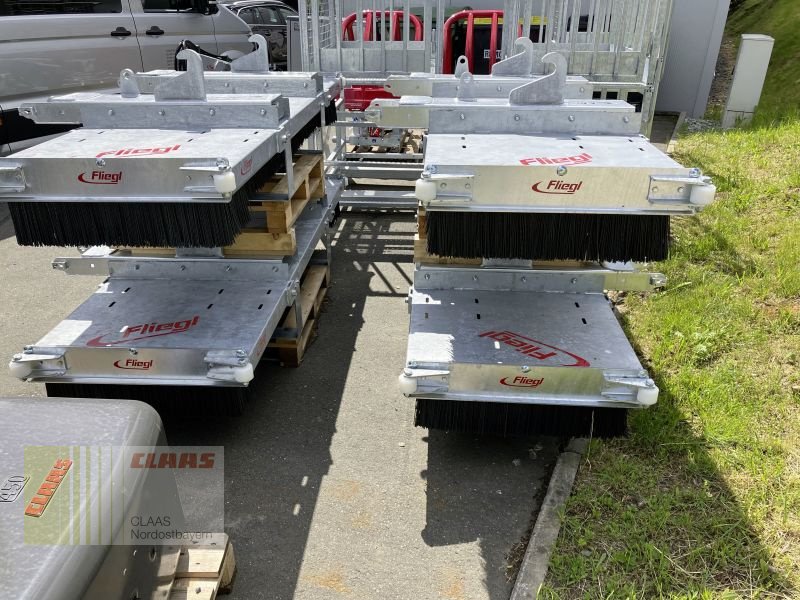 Ladeschaufel des Typs Fliegl KEHRBESEN LÖWE 2.500MM, Neumaschine in Hollfeld (Bild 5)